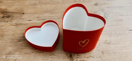 Dekoračná krabička - srdiečko - červené, 
