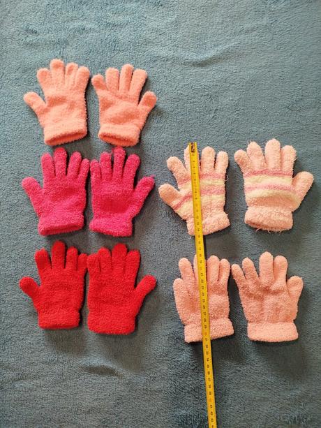 Teplé rukavičky, 104