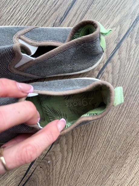 Nasuchovacky, reserved,27