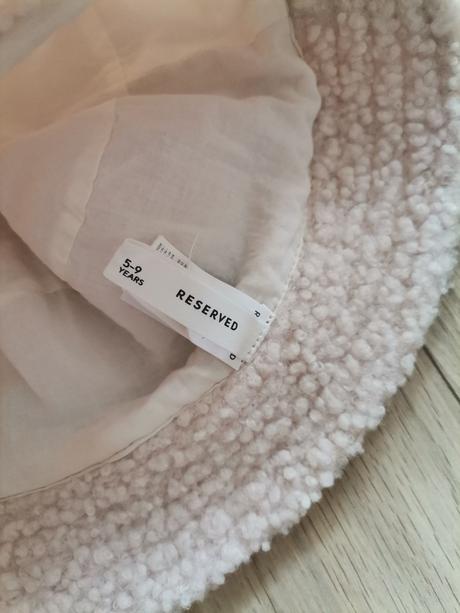 Klobúčik, reserved,128