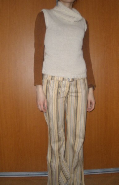 Trendové nohavice a topík. budte in, warehouse,s