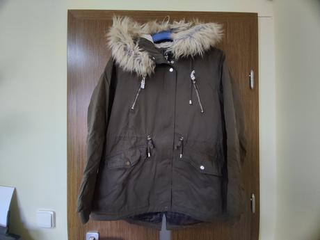 Zelena vetrovka , velmi malo nosena, l