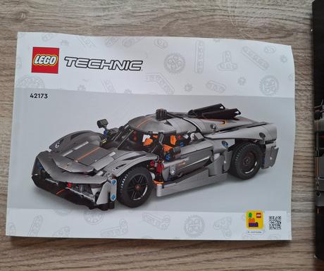 Lego technic 42173 sivé hyperauto,