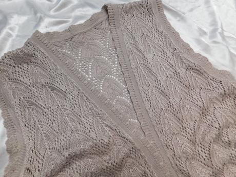 Pekna azurova vesta, 42