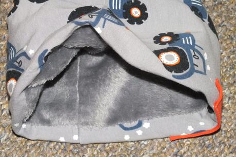 Zimna ciapka a nakrcnik, vyborny stav, 86