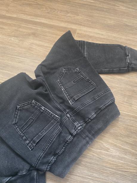 Nohavice č.110, 110