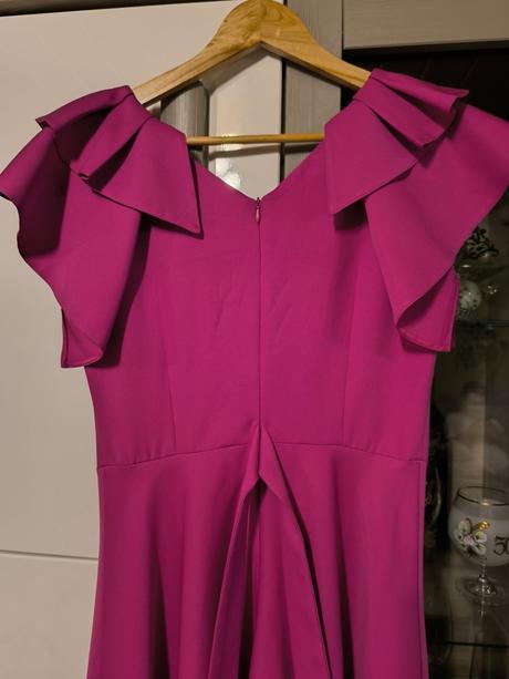 Spoločenské šaty, 38