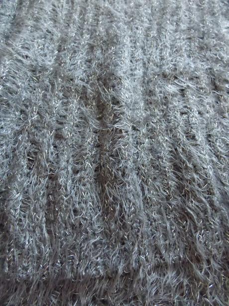 Chlpatý svetrík, 128