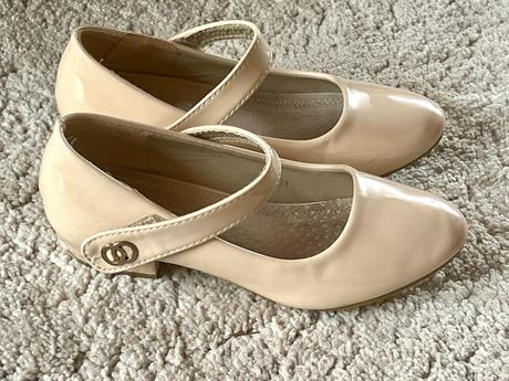 Lakovane bezove topanocky, 31