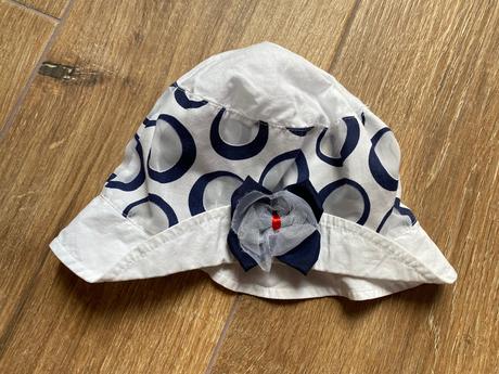 Modrý klobúk, broel,86