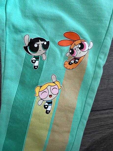 Paradne teplaky, 104