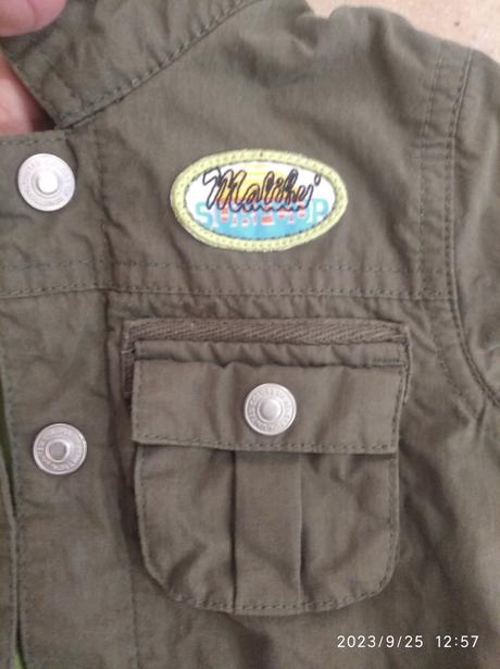 Krasna chlapčenská bundicka, benetton,68