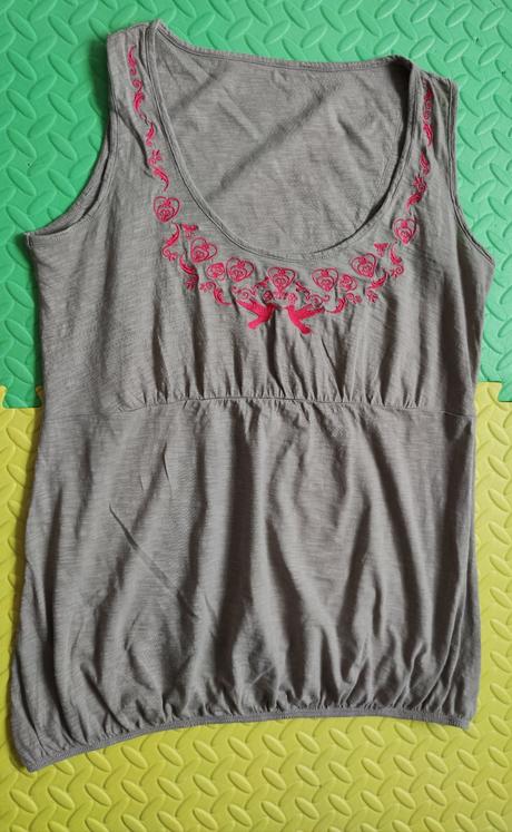 Tielko s vyšívanym detailom, 42