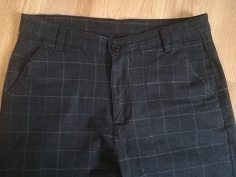 Kárované nohavice, 32