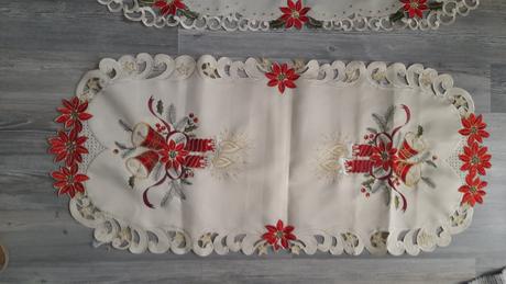 Vianočne  oválne  prestieranie, 