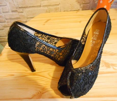 Nenosené čierne čipkované 35, 35