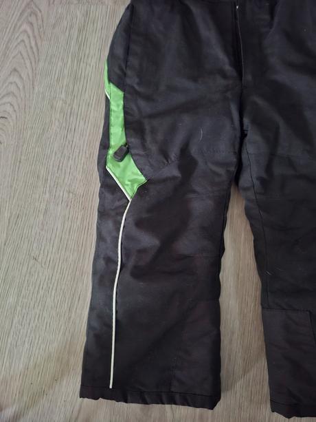 Zimné čierne oteplováky, 104