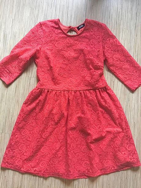 Krajkové šaty, 40