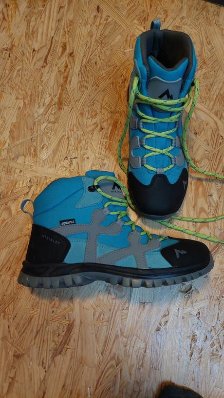 Turisticke topánky, mc kinley,35