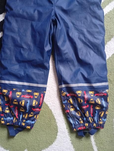 Nohavice do dažďa, lupilu,122