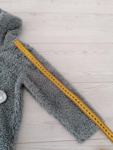 Chlpatá mikinka, 92