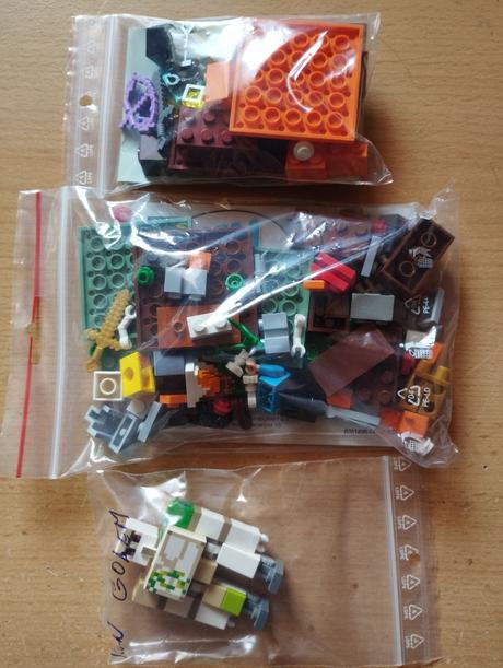 Lego minecraft 30331, 21162, 