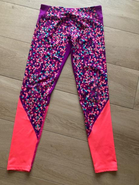 Športové legíny, 146