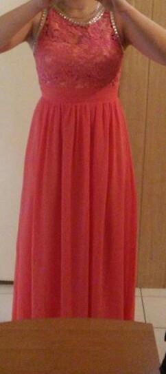 Spoločenské šaty koralove, 40