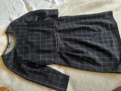 Cierne zimne saty, 40