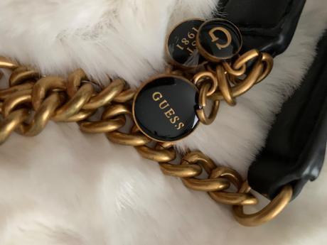 Kabelka guess, guess