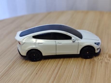 Zberateľská tesla model y hkg28, hot wheels, 2023,