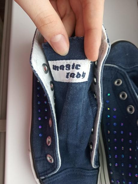 Dievčenské tenisky, 33