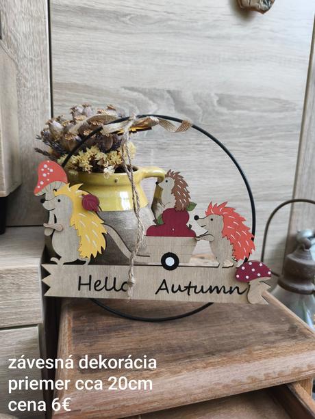 Kovový venček s rodinou ježka, 
