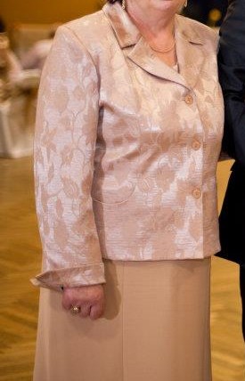 Trojdielny sukňový kostým, 46