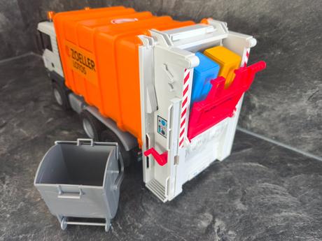 Bruder rôzne autá a doplnky - super stav, 