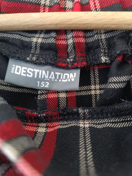 Kárované nohavice, 152