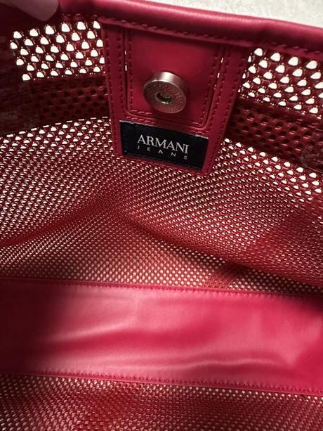 Červená vinylová kabelka zn. armani jeans originál, armani