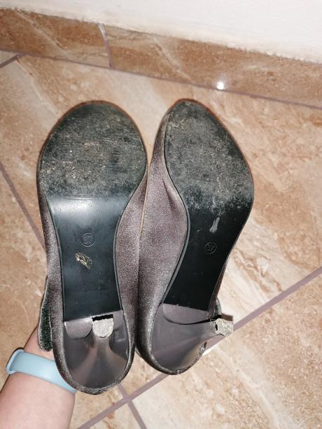 Sivé lodičky, velk. 37, 37