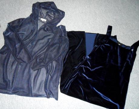 Dlhé zamatovo-modré šatičky+bolerko, 40