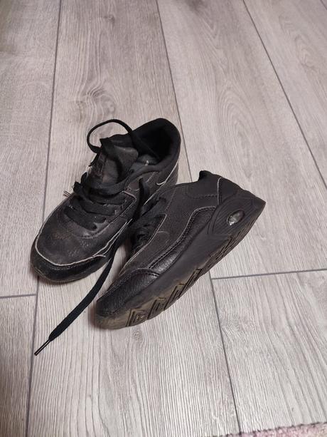 Botasky, deichmann,32