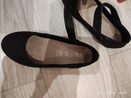 Topánočky -trblierava čierna ., 26