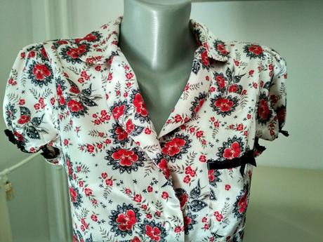 Saténová blúzka, 38