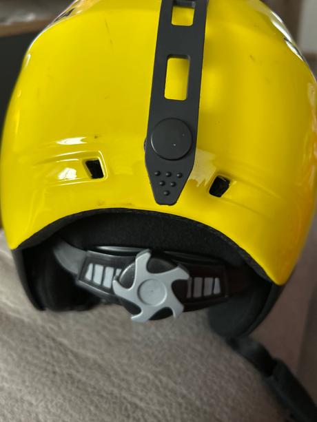 Detská lyžiarska prilba carrera s okuliarmi,