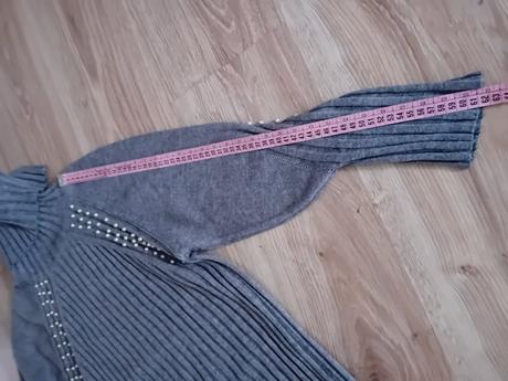 Svetríkove šaty, s