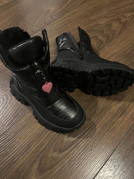 Reserved snehule, reserved,28