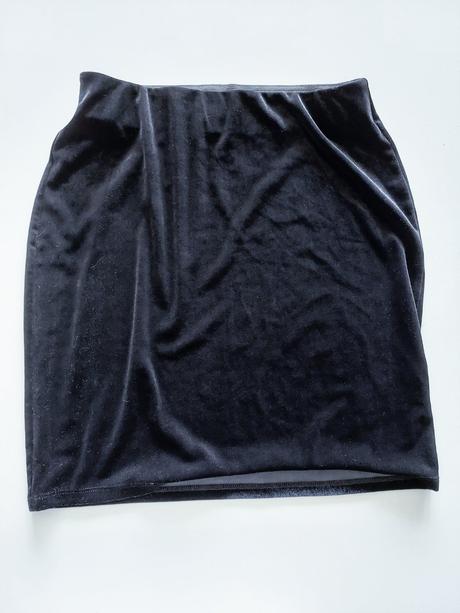 Cierna zamatova sukna, esmara,xs