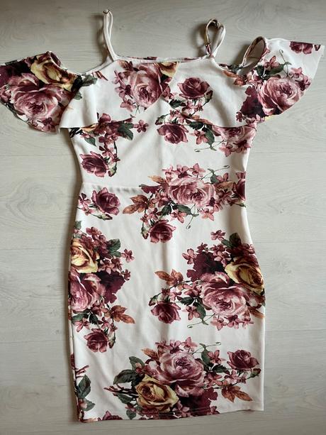 Saty s odhalenymi ramenami, gate,36