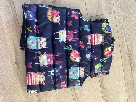 Krásna trendy vesta, 110