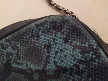 Modrá kabelka stradivarius, stradivarius