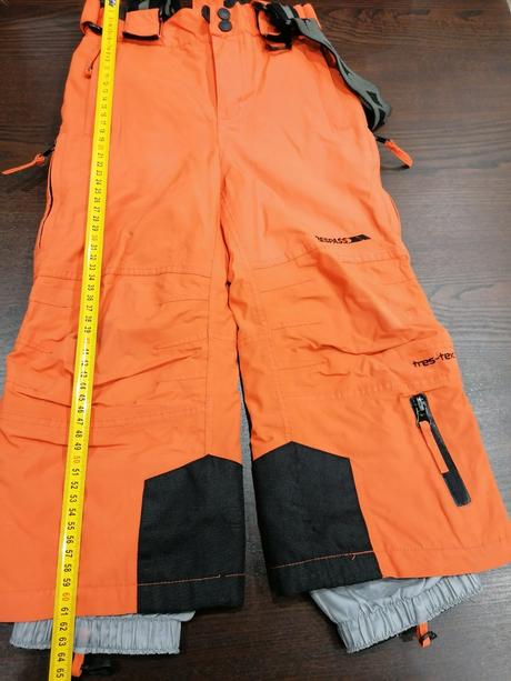 Oranžové oteplovacky, 92